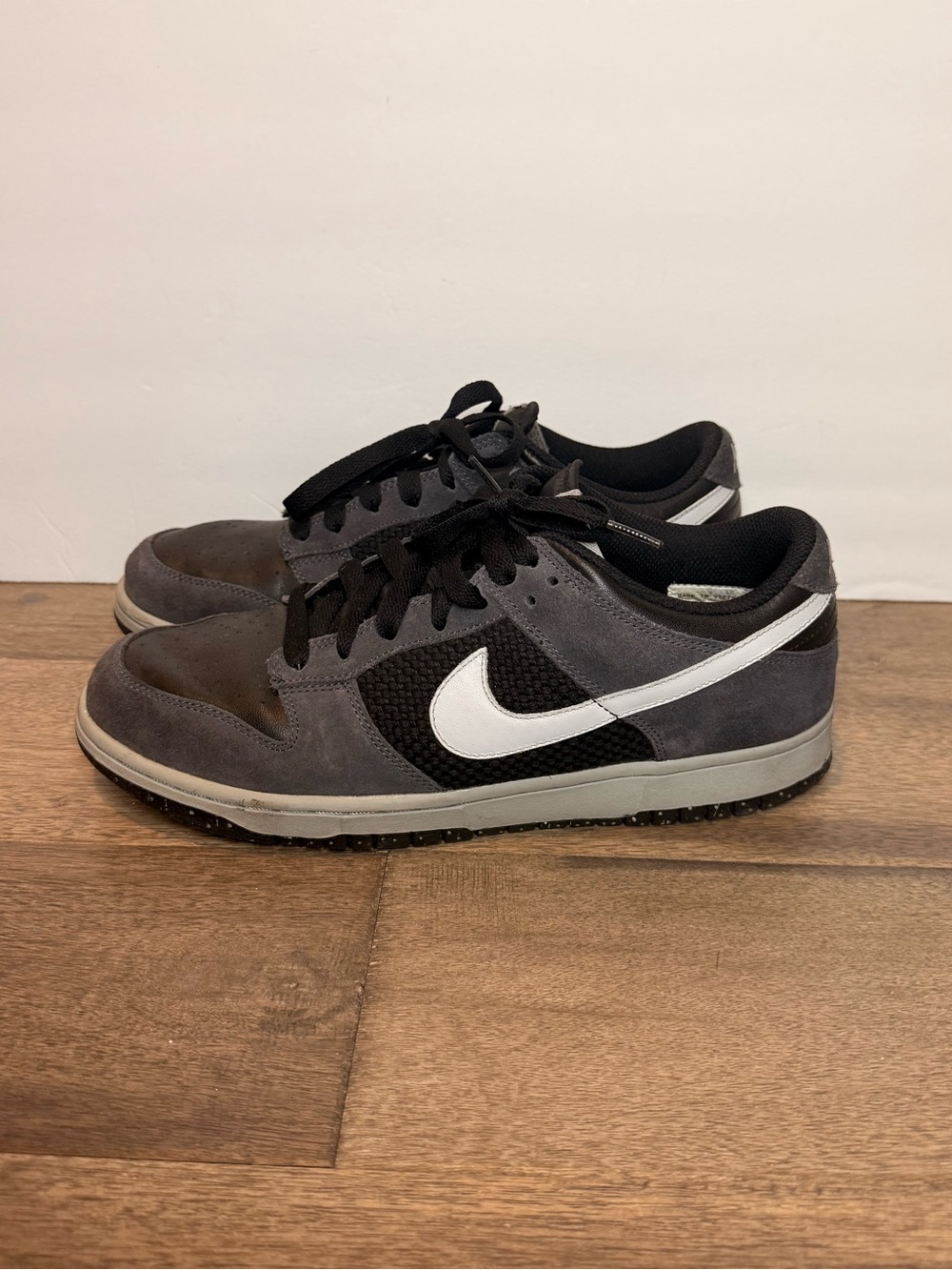 Nike Men's Grey and Black Dunk Low Sneakers Size 10